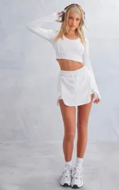biale-spodniczko-spodenki-sportowe-prettylittlething-m