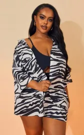 bialo-czarna-koszula-w-motyw-zebry-prettylittlething-xxl