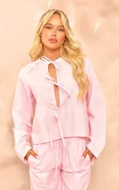 rozowa-koszula-z-wiazaniem-z-przodu-prettylittlething-xxl