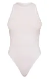 biale-prazkowane-body-prettylittlething-l-rekaw-bez-rekawow