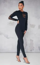 czarny-kombinezon-z-wycieciami-prettylittlething-xl