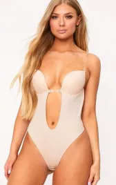 bezowe-body-z-glebokim-dekoltem-podkreslajace-sylwetke-prettylittlething-m