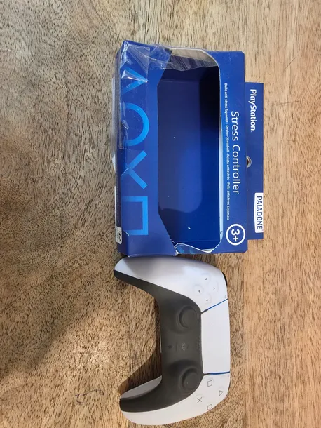 gniotek-antystresowy-paladone-pps5sc-ps5-controller-wysokosc-produktu-7-5-cm