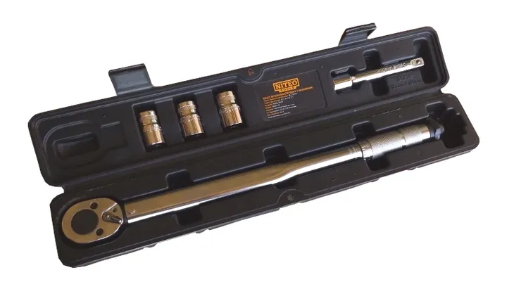 klucz-dynamometryczny-z-nasadkami-niteo-tools-waga-z-opakowaniem-2-2-kg-stan-nowy