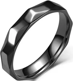 minimalistyczna-czarna-obraczka-nowoczesny-design-pierscionek-elegancki
