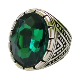 srebrny-sygnet-z-duzym-szmaragdem-zielony-kamien-stal-szlachetna-vintage