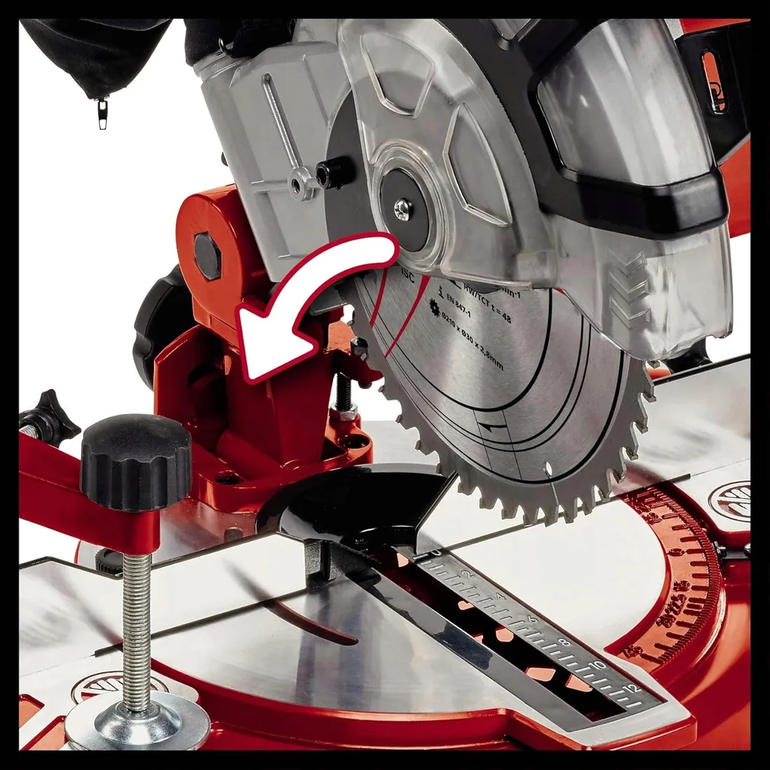 pila-ukosnica-einhell-1600-w-210-mm