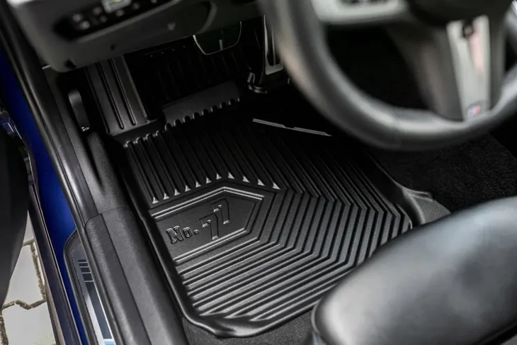 dywaniki-elastomerowe-audi-q8-2018-liczba-elementow-komplety