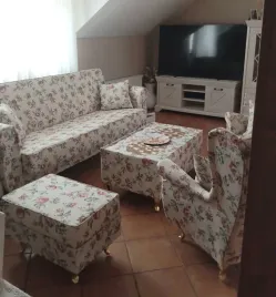sofa-do-pokoju-rozkladana-kanapa-do-salonu-fotel-uszak-pufa-sofa-kanapa