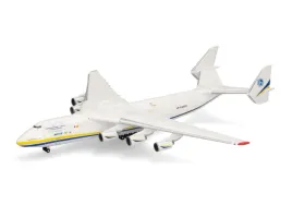 model-samolotu-antonov-an-225-ukrainski-ur-82060-1-500