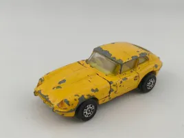 corgi-juniors-whizzwheels-e-type-jaguar-2-2