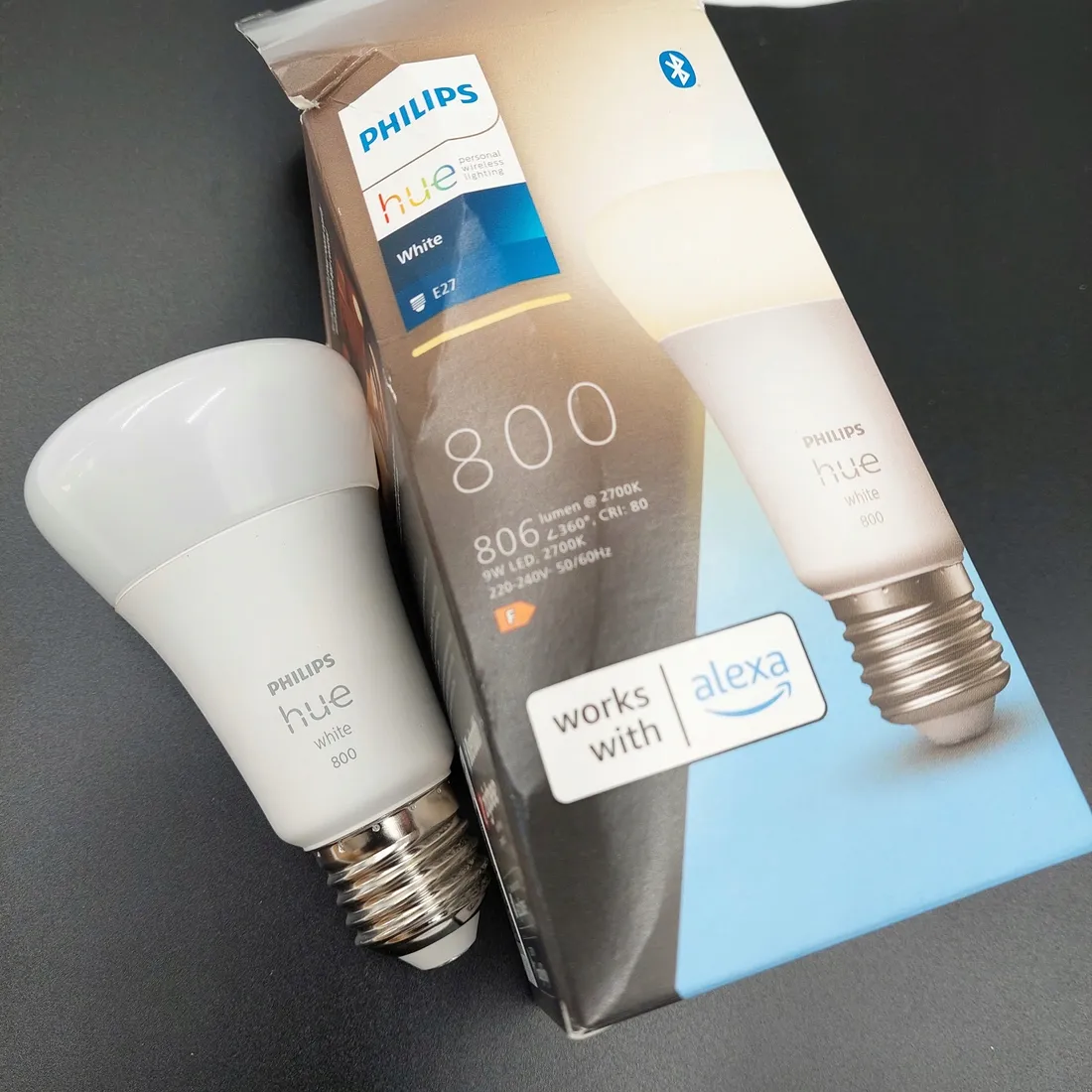 zarowka-philips-hue-white-e27-806lm