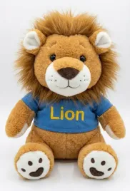pluszowy-lew-przytulanka-30cm-w-niebieskiej-koszulce-napis-lion