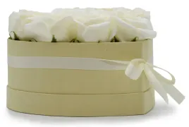 flower-box-13-roz-w-pudelku-w-ksztalcie-serca