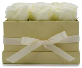 flower-box-z-mydla-9-kremowych-roz-w-pudelku