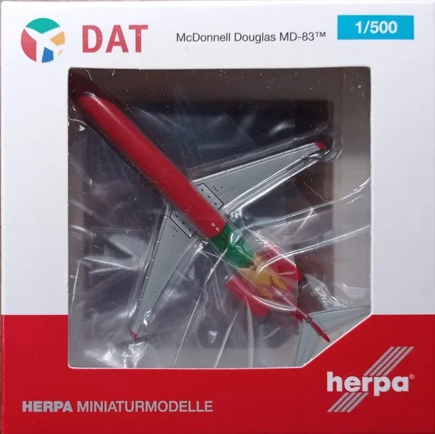 model-samolotu-md-83-dat-danish-1-500-waga-z-opakowaniem-2-kg