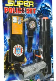 bron-karabin-pistolet-zegarek-odznaka-policja