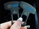 zaslepka-wtyczka-do-pasa-pasow-z-logo-mazda