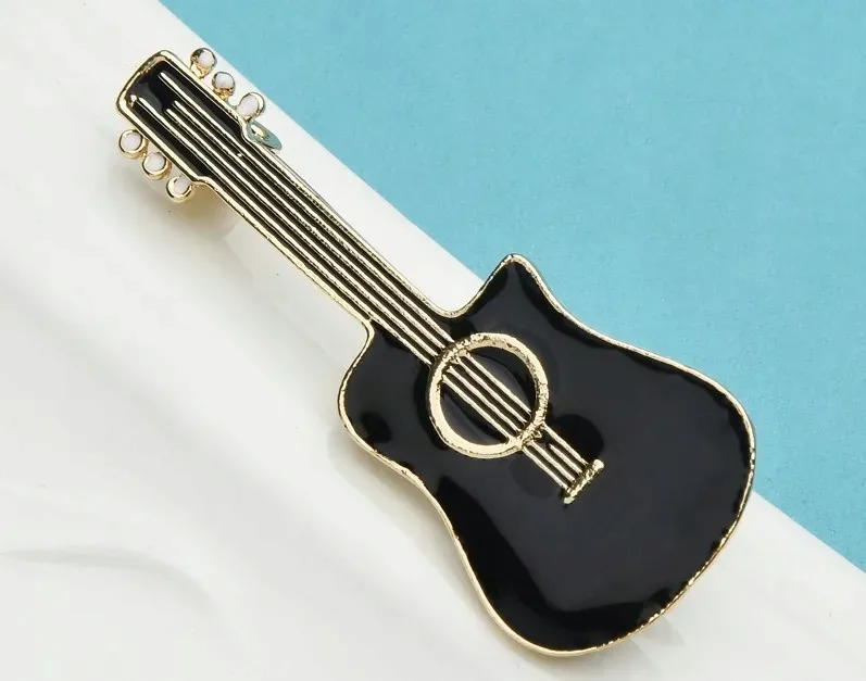 broszka-srebrny-instrument-gitara-b95