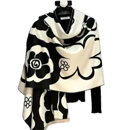 elegancki-damski-szal-na-zime-cieply-szykowny180x90-bialo-czarny