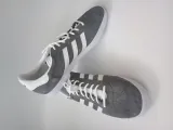 adidas-gazelle-szare