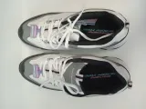 skechers-d-lite-cousin-rozmiar-41