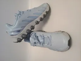 nike-dn8-blekitne