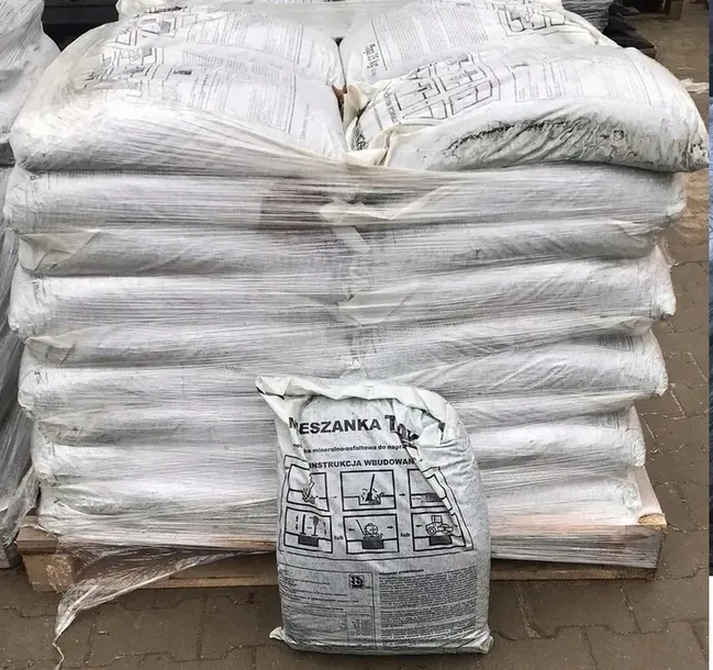 Asfalt na zimno workach 25kg suchy masa bitumiczna asfaltowa 1000kg 1 tona