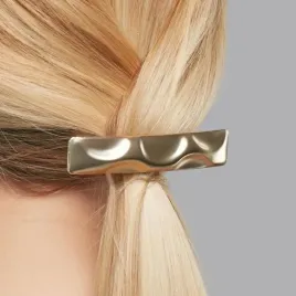 elegancka-spinka-do-wlosow-zlota-falowana-metalowa-damska