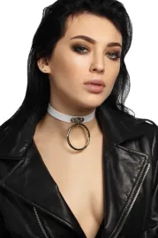 choker-z-metalowa-masywna-zawieszka-w-formie-kolka