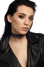 choker-z-miekkiego-zamszu-niebieski