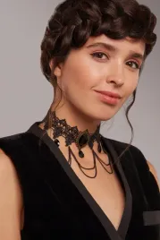 choker-gotycki-naszyjnik-koronkowy-z-zawieszkami
