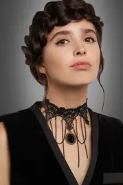 choker-gotycki-naszyjnik-koronkowy-z-zawieszkami