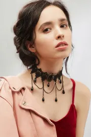choker-gotycki-naszyjnik-koronkowy-z-zawieszkami