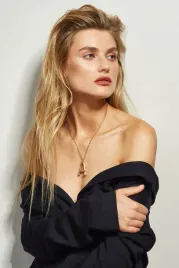 lancuszek-z-zawieszka-duza-stylizowana-litera-a