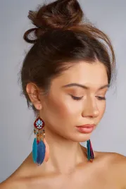 kolczyki-piorka-wiszace-w-stylu-orientalnym-boho