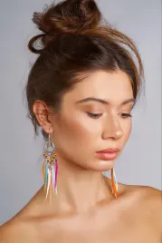 kolczyki-piorka-wiszace-w-stylu-orientalnym-boho