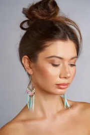 kolczyki-piorka-wiszace-w-stylu-orientalnym-boho