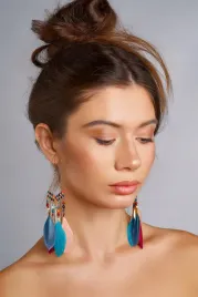 kolczyki-piorka-wiszace-w-stylu-orientalnym-boho