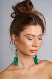 kolczyki-piorka-wiszace-w-stylu-orientalnym-boho
