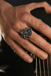 masywny-pierscien-meski-sygnet