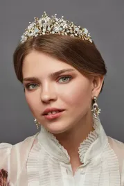 ekskluzywny-zestaw-bizuterii-diadem-i-kolczyki-z-klipsem-blask-i-elegancja