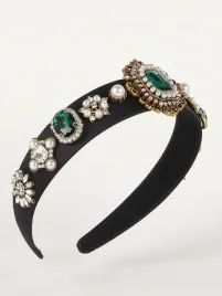czarna-opaska-z-ozdobnymi-elementami-styl-i-elegancja-na-specjalne-okazje
