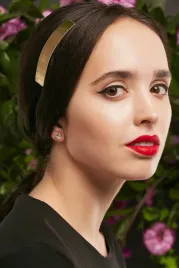 opaska-do-wlosow-z-dekorem-elegancka-ozdoba