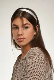 stylowa-opaska-na-wlosy-o-szerokosci-25-cm-biala-z-kolorowym-wzorem