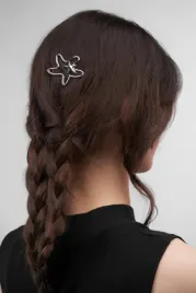 spinka-do-wlosow-metalowa-ozdoba-minimalistyczna-w-ksztalcie-gwiazdy