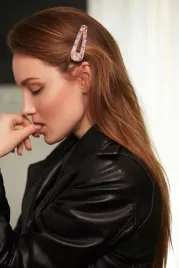 spinka-rozowy-klips-krokodyl-elegancki