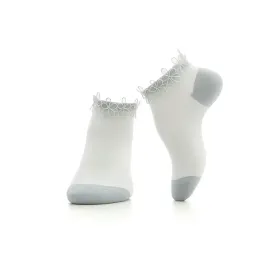 stylowe-skarpetki-damskie-z-koronka-elegancja-i-lekkosc-na-co-dzien