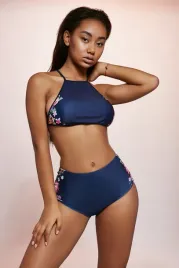 damski-stroj-kapielowy-dwuczesciowy-typu-halter