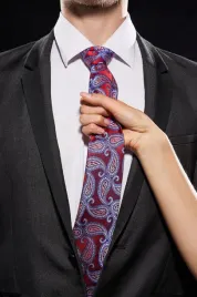 klasyczny-krawat-w-roslinny-wzor-meski-elegancki